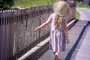 不倫が原因で離婚する際の子供への伝え方は？
