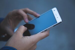 不倫相談を電話で匿名にするにはどこがおすすめ？